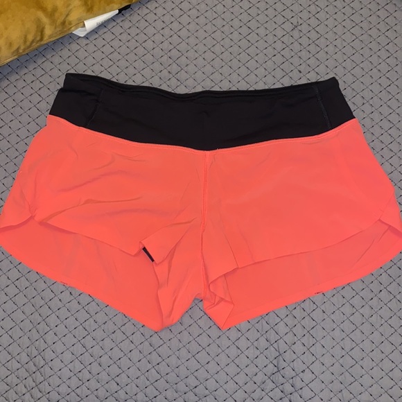 Lululemon Speed Run Shorts - Picture 2 of 7